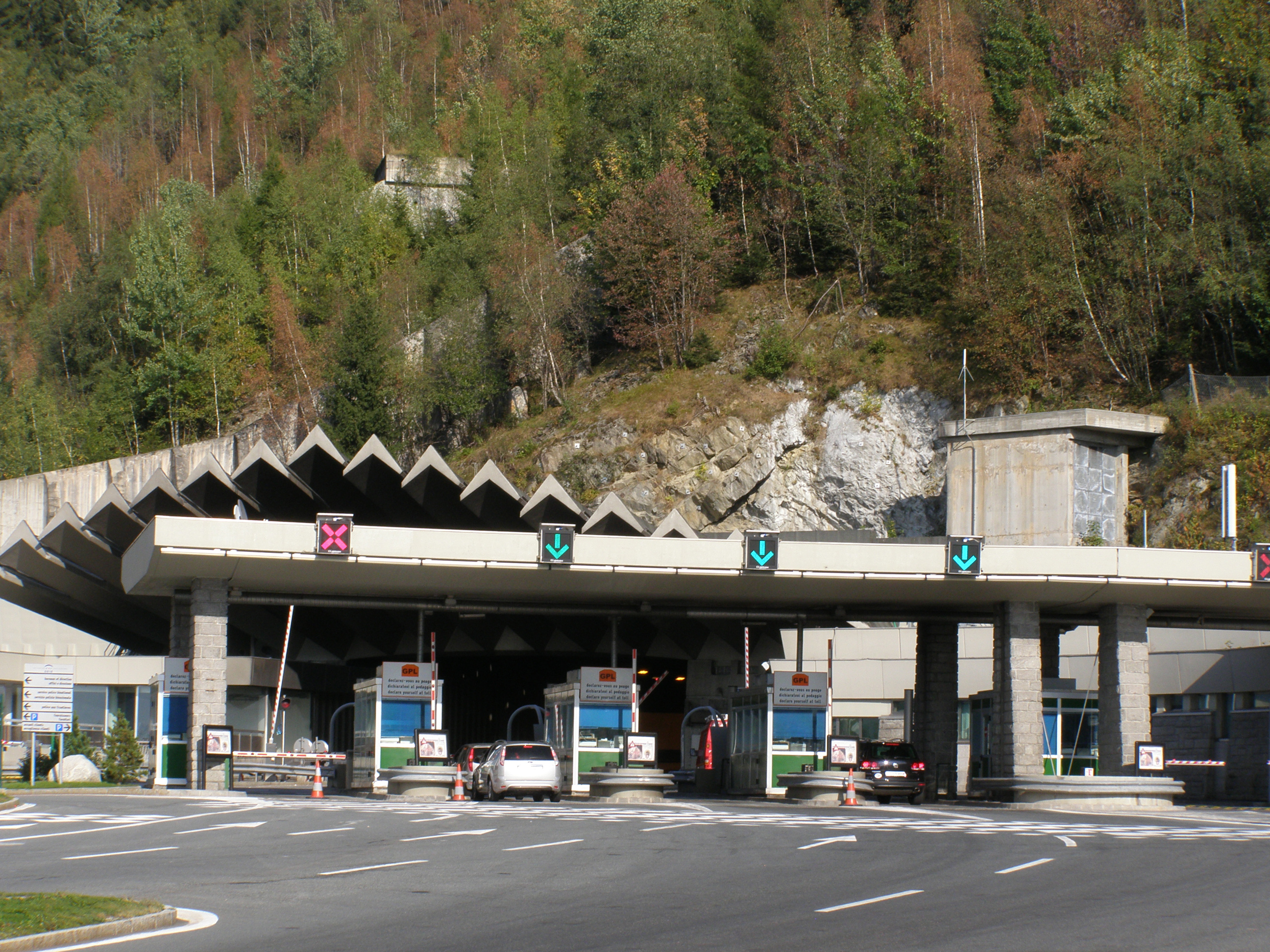 Închideri ale tunelurilor Mont Blanc și Gotthard