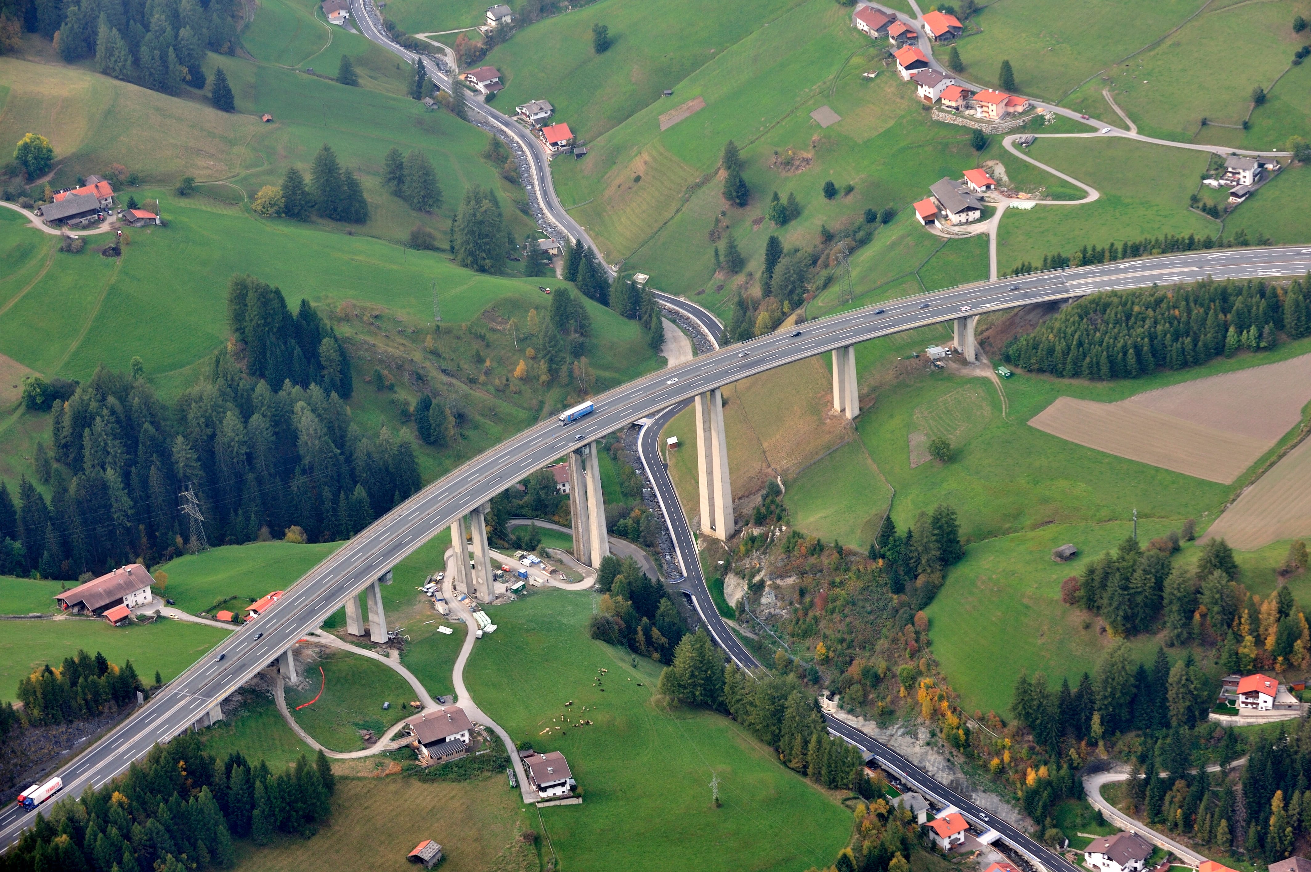 Cuvinte cheie: muncă pentru șoferi, muncă pentru șoferi de transport pe distanțe lungi, interdicții pentru camioane, restricții de trafic, Tirol