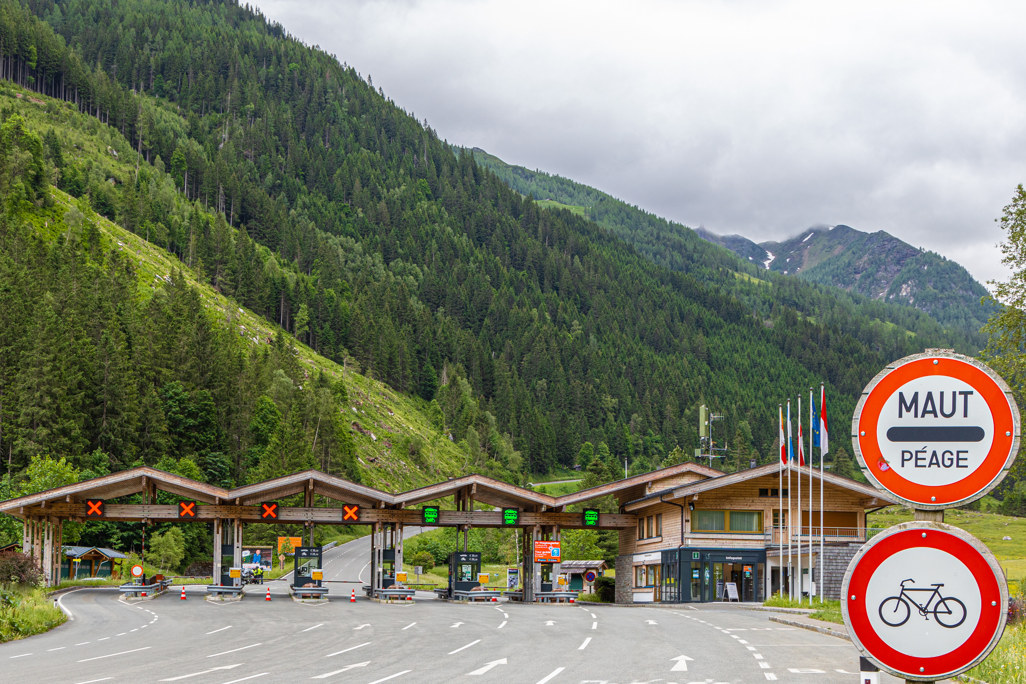 Elveția își va schimba sistemul de colectare a taxelor de drum