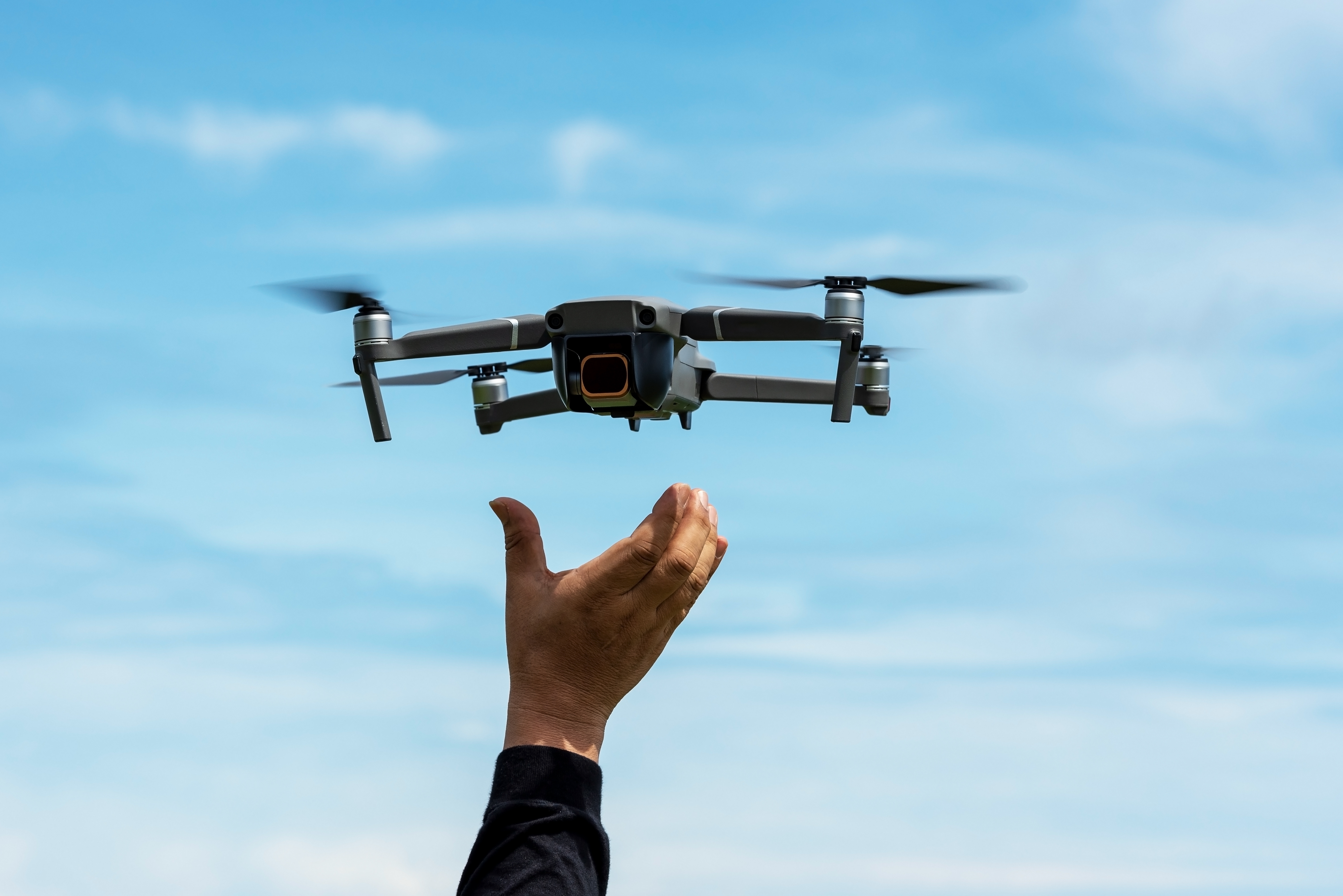 În Olanda, respectarea de către șoferi a regulilor din Pachetul Mobilitate este monitorizată cu ajutorul dronelor